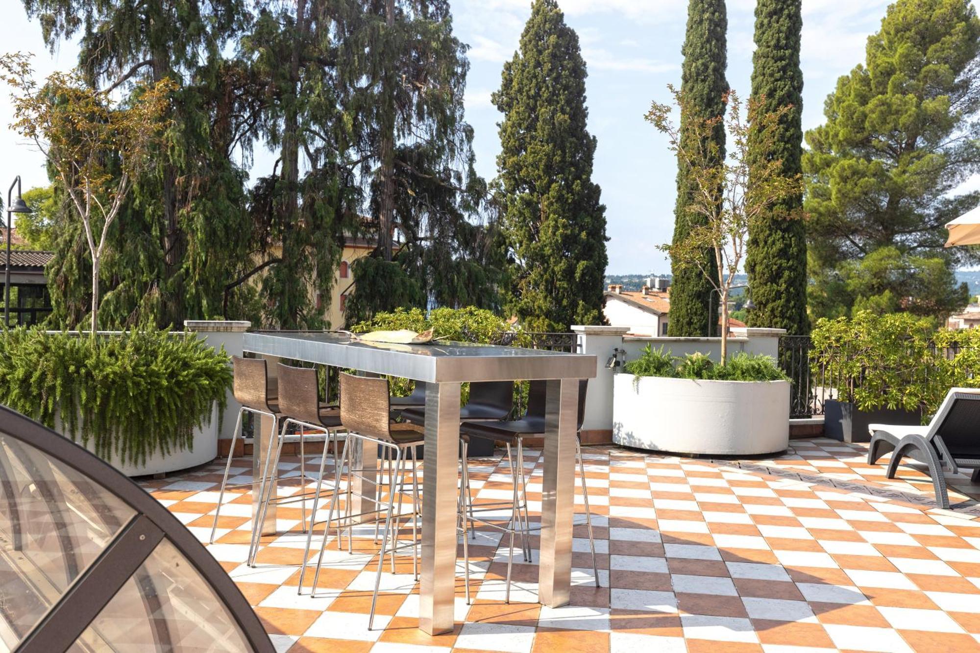 Gardone Palace Hotel Gardone Riviera Exterior photo